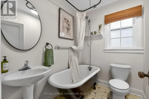 52 Dane Street Kitchener ON N2H 3H7