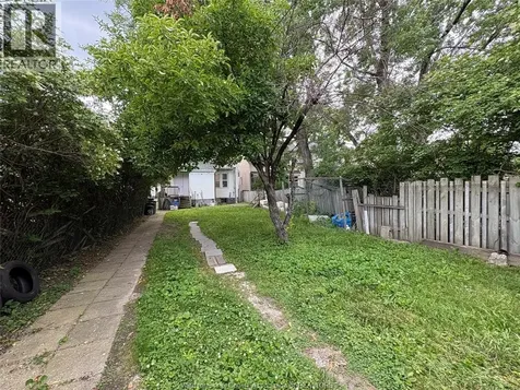 1024 Windsor Avenue Windsor ON N9A 1K4