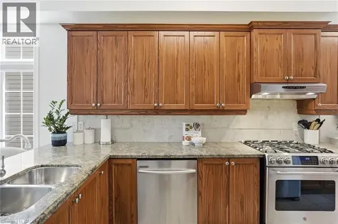 29 Sunnycroft Court Waterdown ON L8B 0L3