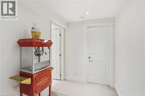 29 Sunnycroft Court Waterdown ON L8B 0L3