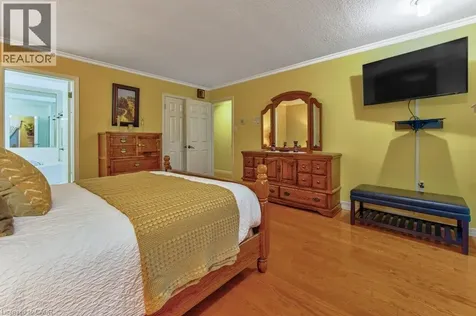 247 Rolling Acres Court Kitchener ON N2A 3W5