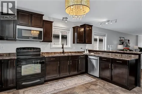 11825 Rockland Windsor ON N8P 1Z7