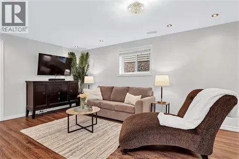 11825 Rockland Windsor ON N8P 1Z7