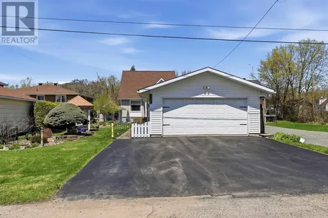 1073 Wellington Street Sault Ste Marie ON P6A 2P2