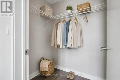 2490 Old Bronte Road Oakville (wm Westmount) ON L6M 0Y5