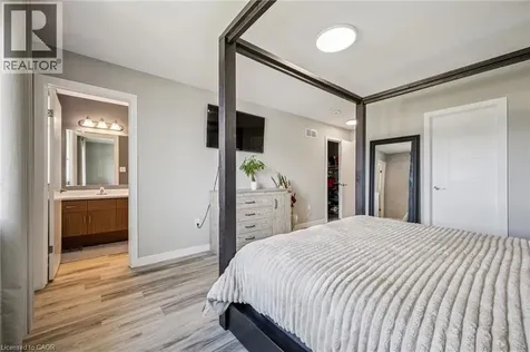 907 Robert Ferrie Drive Kitchener ON N2R 0P2
