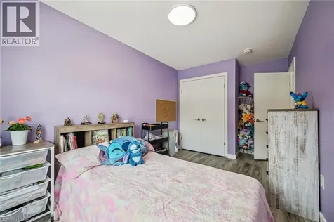 907 Robert Ferrie Drive Kitchener ON N2R 0P2