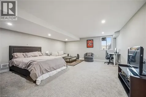 907 Robert Ferrie Drive Kitchener ON N2R 0P2
