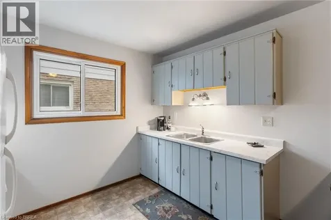 18 Oakhill Drive Brantford ON N3T 0J2