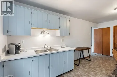 18 Oakhill Drive Brantford ON N3T 0J2