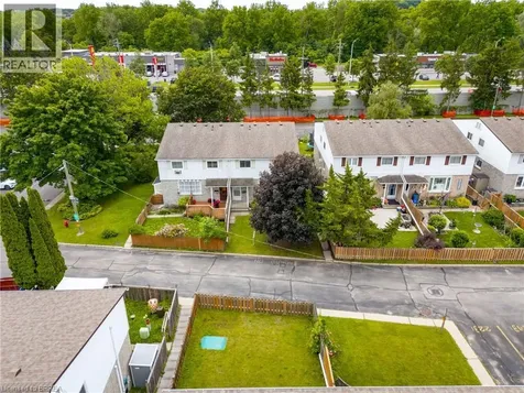 18 Oakhill Drive Brantford ON N3T 0J2