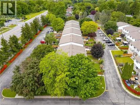18 Oakhill Drive Brantford ON N3T 0J2