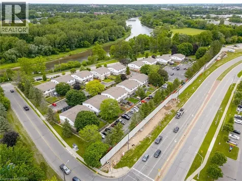 18 Oakhill Drive Brantford ON N3T 0J2