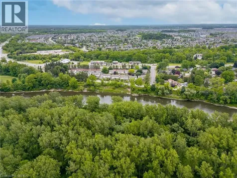 18 Oakhill Drive Brantford ON N3T 0J2