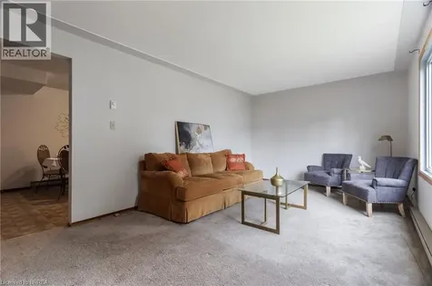 18 Oakhill Drive Brantford ON N3T 0J2