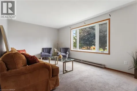 18 Oakhill Drive Brantford ON N3T 0J2