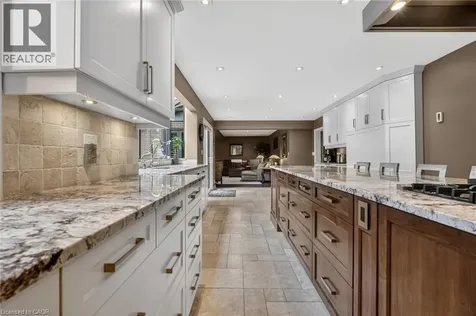 7106 Woodgate Street Niagara Falls ON L2J 2C1