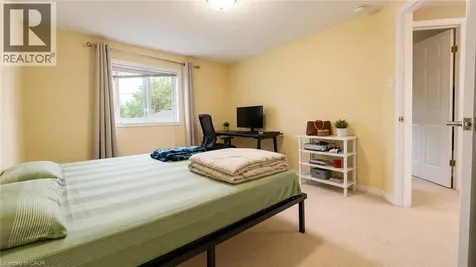 287 Resurrection Drive Kitchener ON N2N 3H4