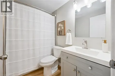 124 Gosling Gardens Guelph ON N1G 5K6