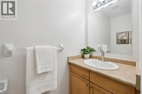 124 Gosling Gardens Guelph ON N1G 5K6