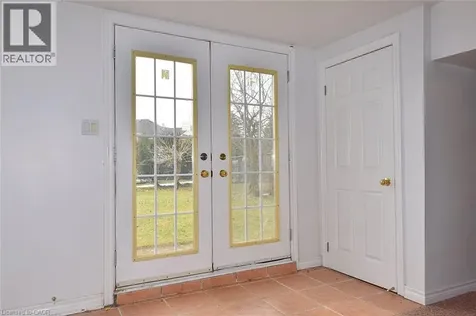 50 Winegarden Trail Dundas ON L9H 7M2