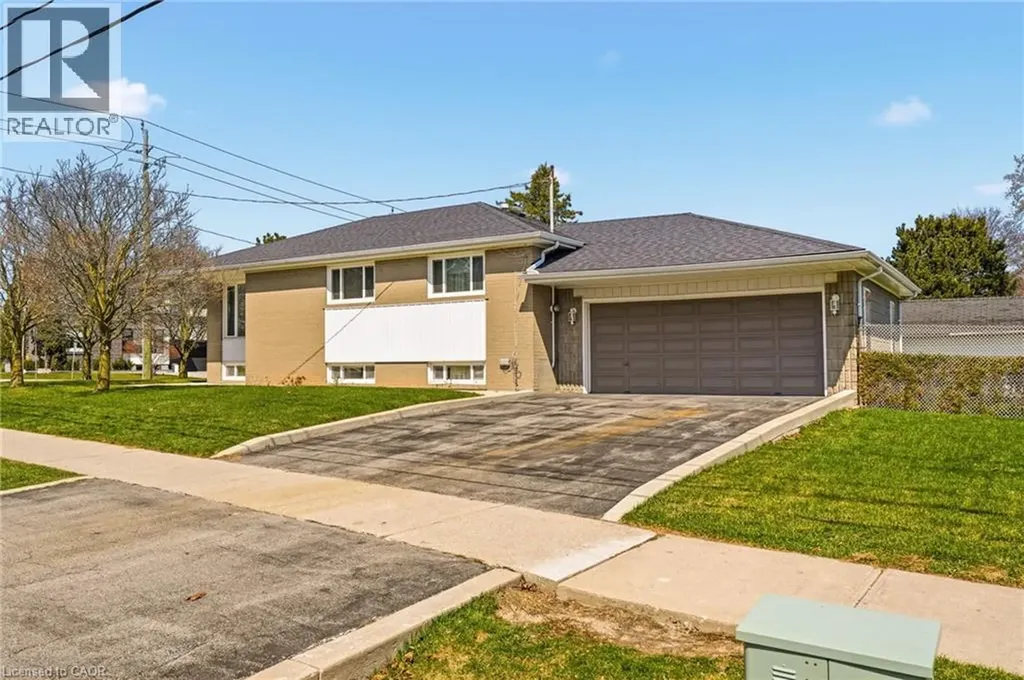 491 Warminster Drive Oakville ON L6L 4N4
