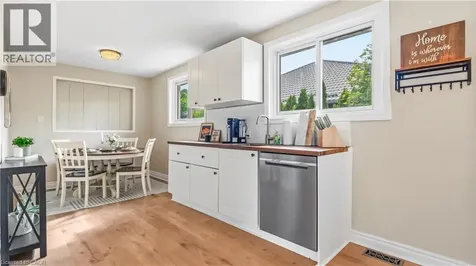 17 Alba Street Stoney Creek ON L8G 1N9