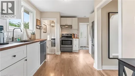 17 Alba Street Stoney Creek ON L8G 1N9