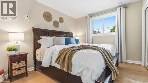17 Alba Street Stoney Creek ON L8G 1N9