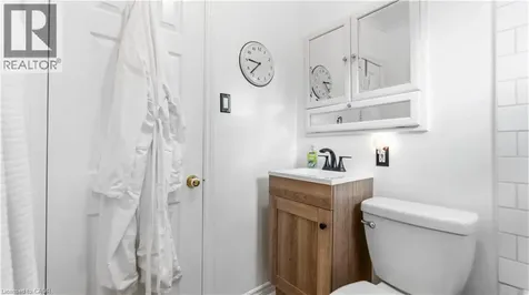 17 Alba Street Stoney Creek ON L8G 1N9