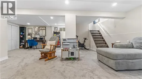 17 Alba Street Stoney Creek ON L8G 1N9
