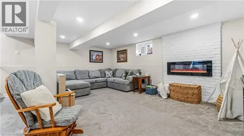 17 Alba Street Stoney Creek ON L8G 1N9