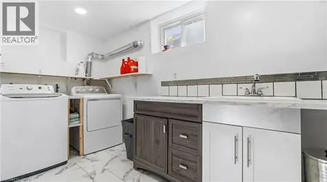 17 Alba Street Stoney Creek ON L8G 1N9