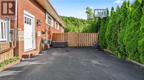 17 Alba Street Stoney Creek ON L8G 1N9