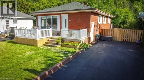 17 Alba Street Stoney Creek ON L8G 1N9