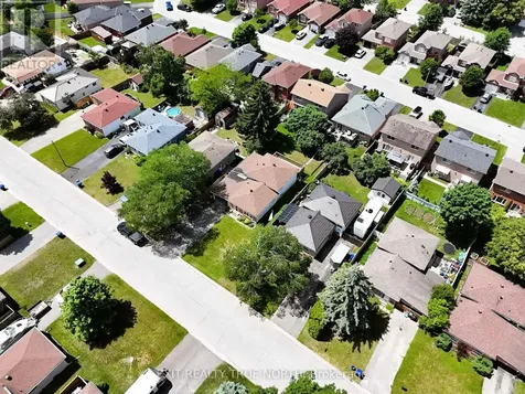1053 Glen Bogie Crescent Midland ON L4R 4S6