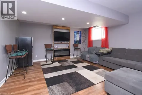334 St. Lawrence Drive Welland ON L3C 7H7
