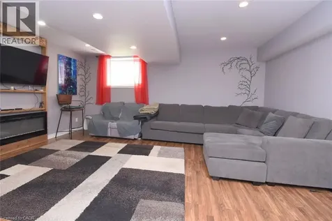 334 St. Lawrence Drive Welland ON L3C 7H7