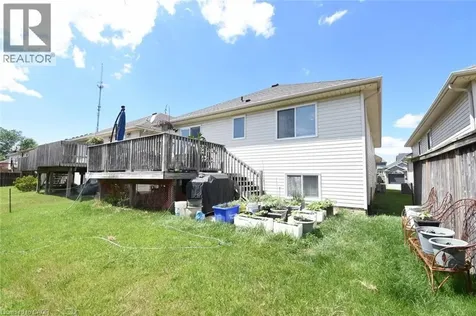 334 St. Lawrence Drive Welland ON L3C 7H7