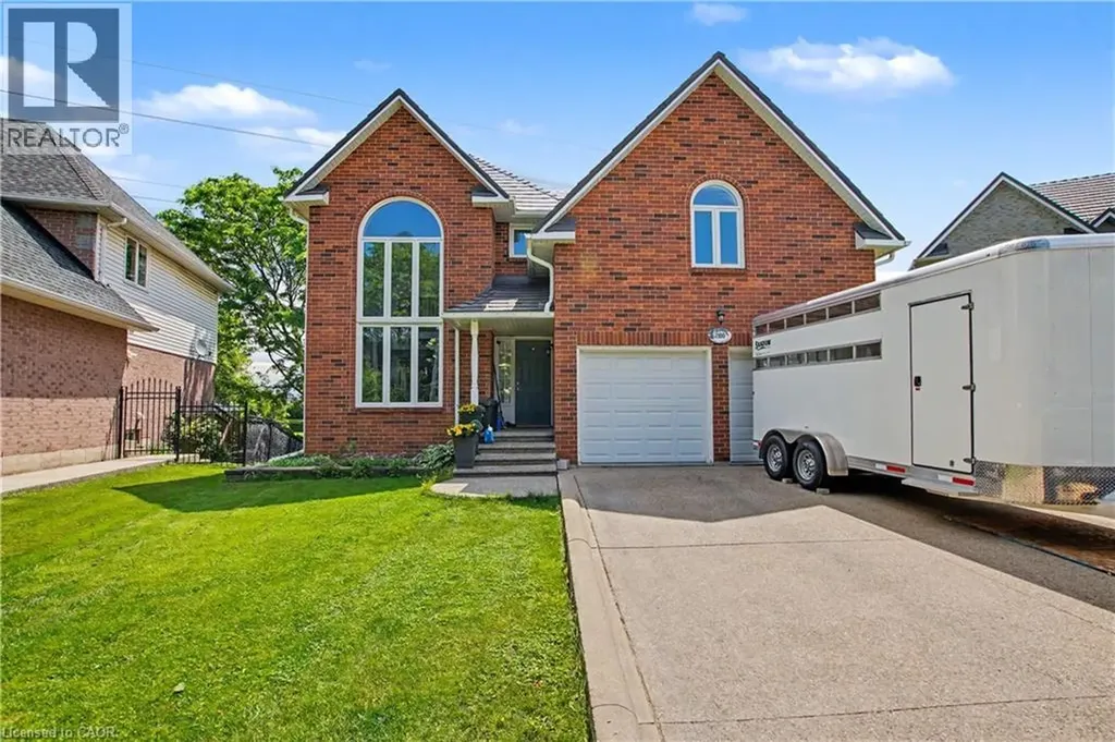 2100 Kevin Crescent Burlington ON L7M 4E3