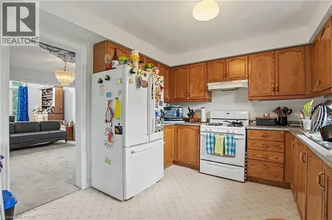 2100 Kevin Crescent Burlington ON L7M 4E3