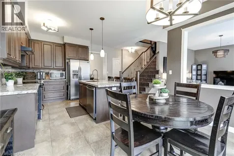 23 Mcknight Avenue Waterdown ON L8B 0R5