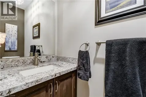 23 Mcknight Avenue Waterdown ON L8B 0R5