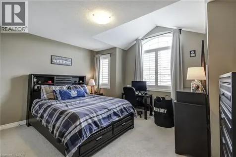 23 Mcknight Avenue Waterdown ON L8B 0R5
