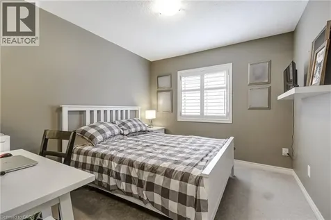 23 Mcknight Avenue Waterdown ON L8B 0R5