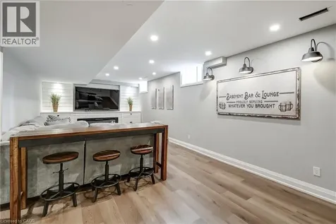 23 Mcknight Avenue Waterdown ON L8B 0R5