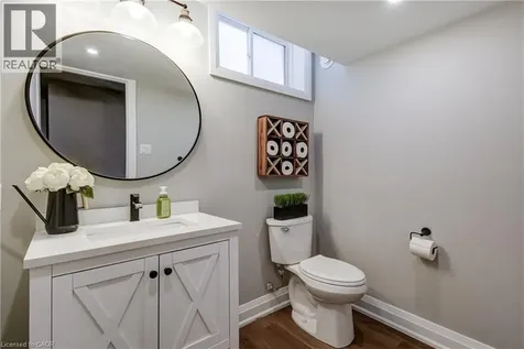 23 Mcknight Avenue Waterdown ON L8B 0R5