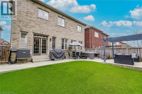 23 Mcknight Avenue Waterdown ON L8B 0R5