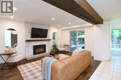 2039 Hunters Wood Drive Burlington ON L7M 2V5