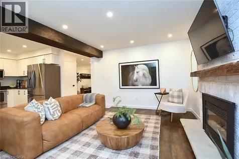 2039 Hunters Wood Drive Burlington ON L7M 2V5
